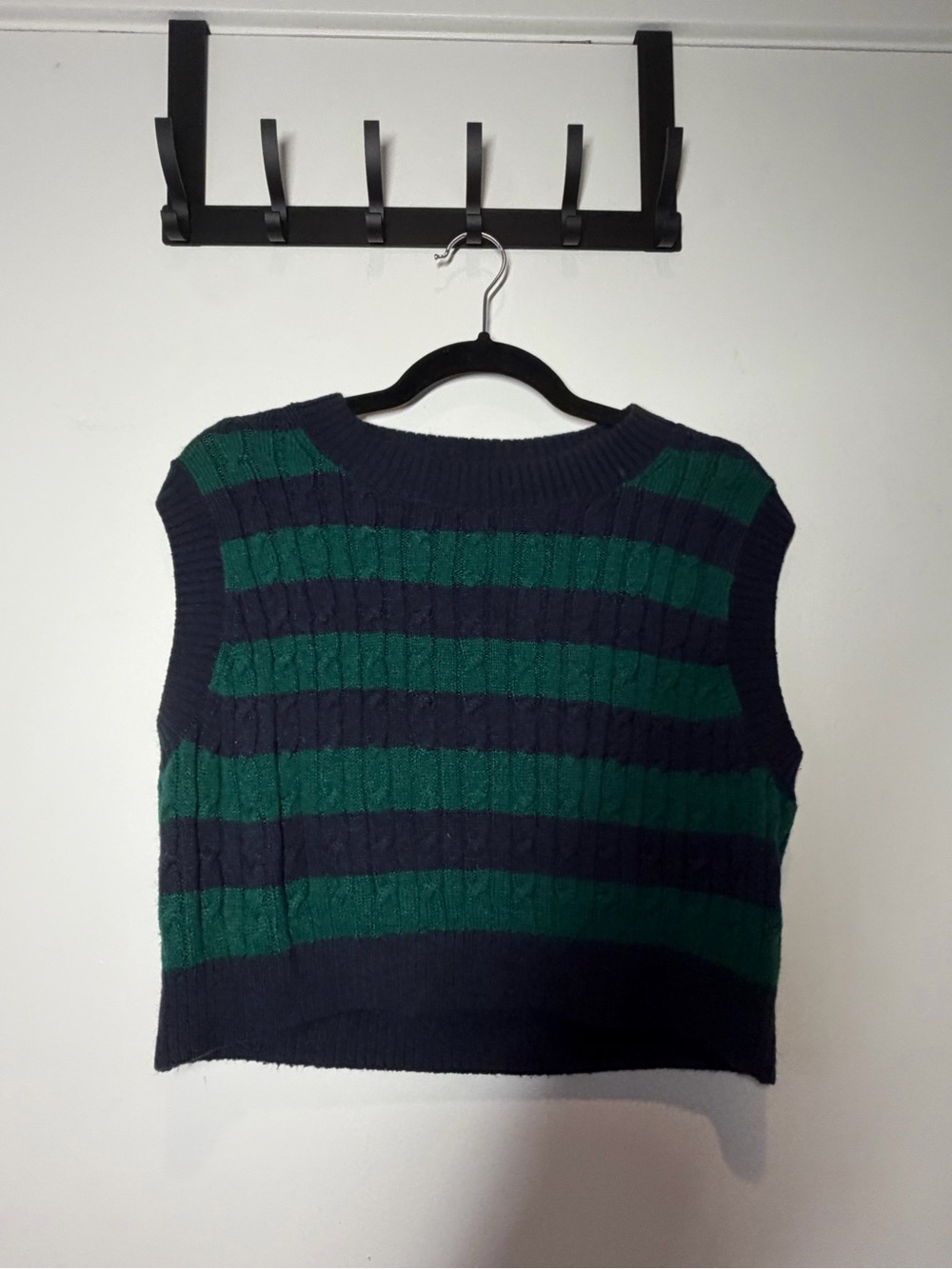 Divided Striped Cable-Knit Sleeveless Sweater Vest in Navy and Green